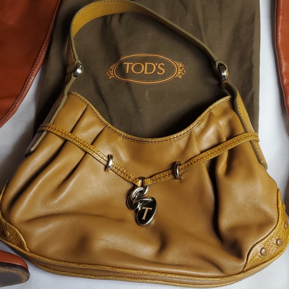 TOD'S Knee Length Boots and Purse - Picture 2 of 13